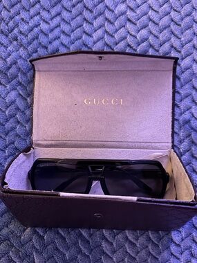 Gucci Black Sunglasses with Dark Brown Logo Case